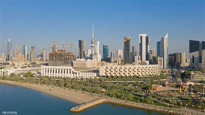 صورة لبعض المباني بالكويت علي الخليج